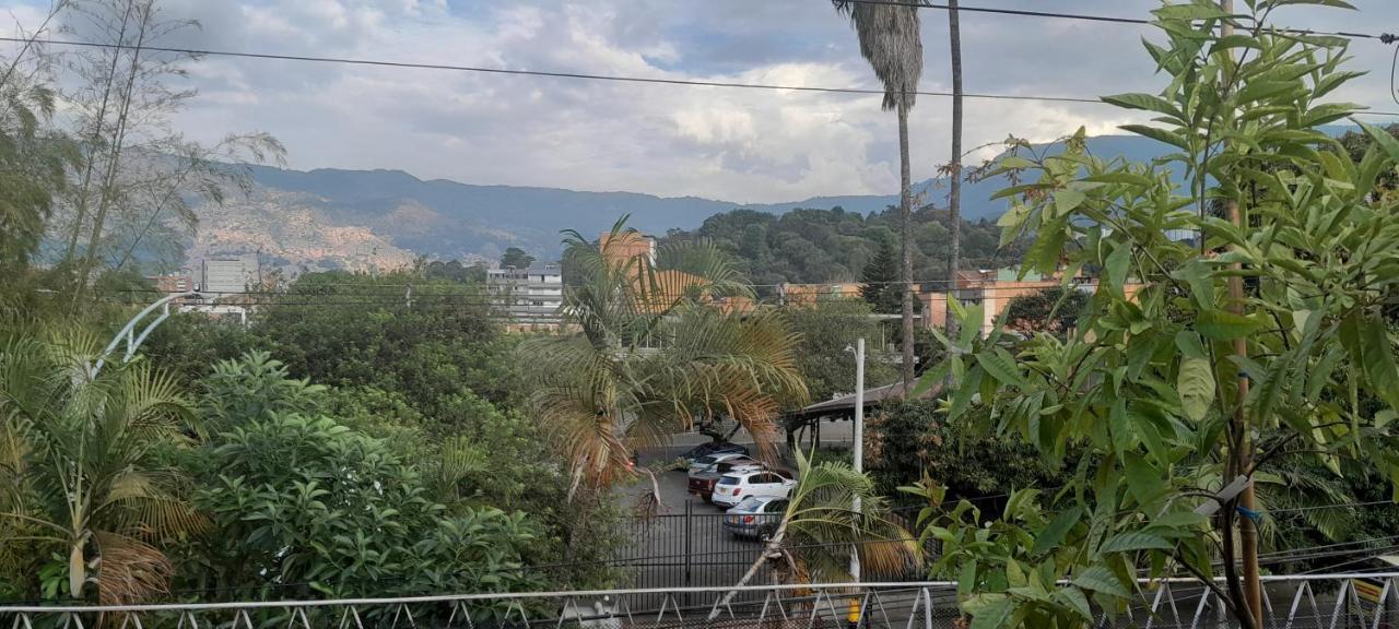Alcobas Con Desayuno Incluido Bano Compartido Apartment Medellin Exterior photo